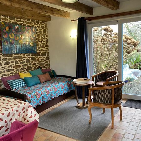Saint-Pierre-de-Plesguen Au Pont Ricoul Bed & Breakfast エクステリア 写真