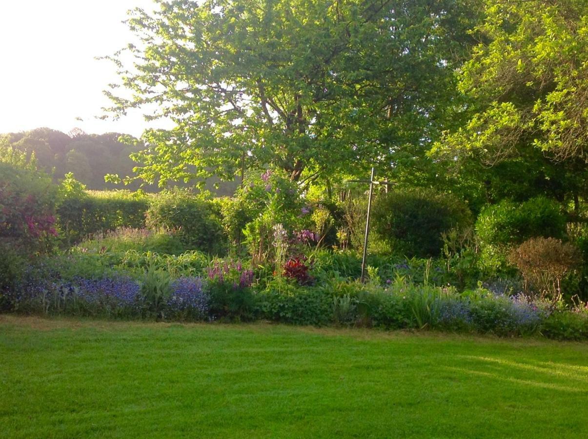 Saint-Pierre-de-Plesguen Au Pont Ricoul Bed & Breakfast エクステリア 写真